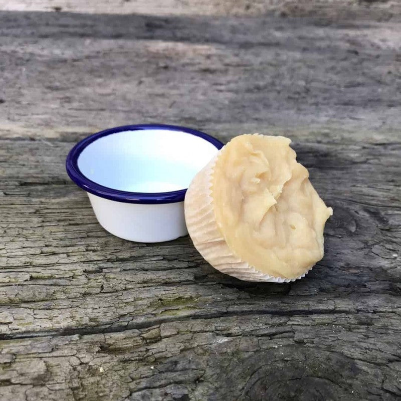 Nachfüllpack für Maximilians Rasierseife in Emaille-Rasierschüsserl