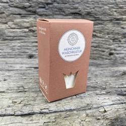 Weiße Mangbotter-Seife mit Bio-Mohn-Peeling handgemachte Naturseife Münchner Waschkultur Seifenmanufaktur